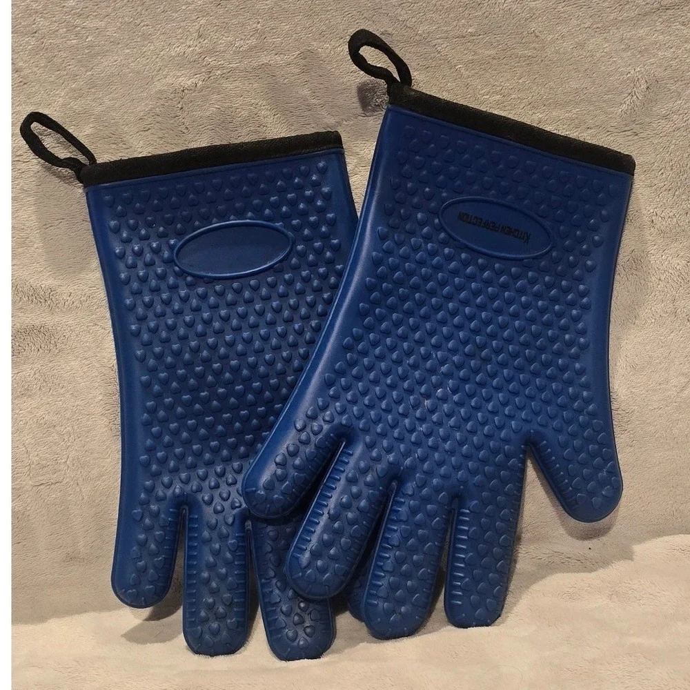 Kitchen Perfection Blue Silicone Heat Resistant Oven Mitts Non-Slip BBQ Gloves
